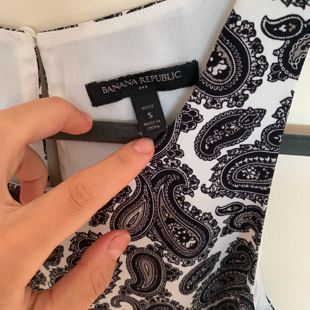 Banana Republic Top 💕 - Picture 2 of 7
